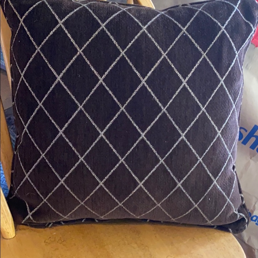 DIAMOND BROWN AND CREAM ACCENT PILLOWS